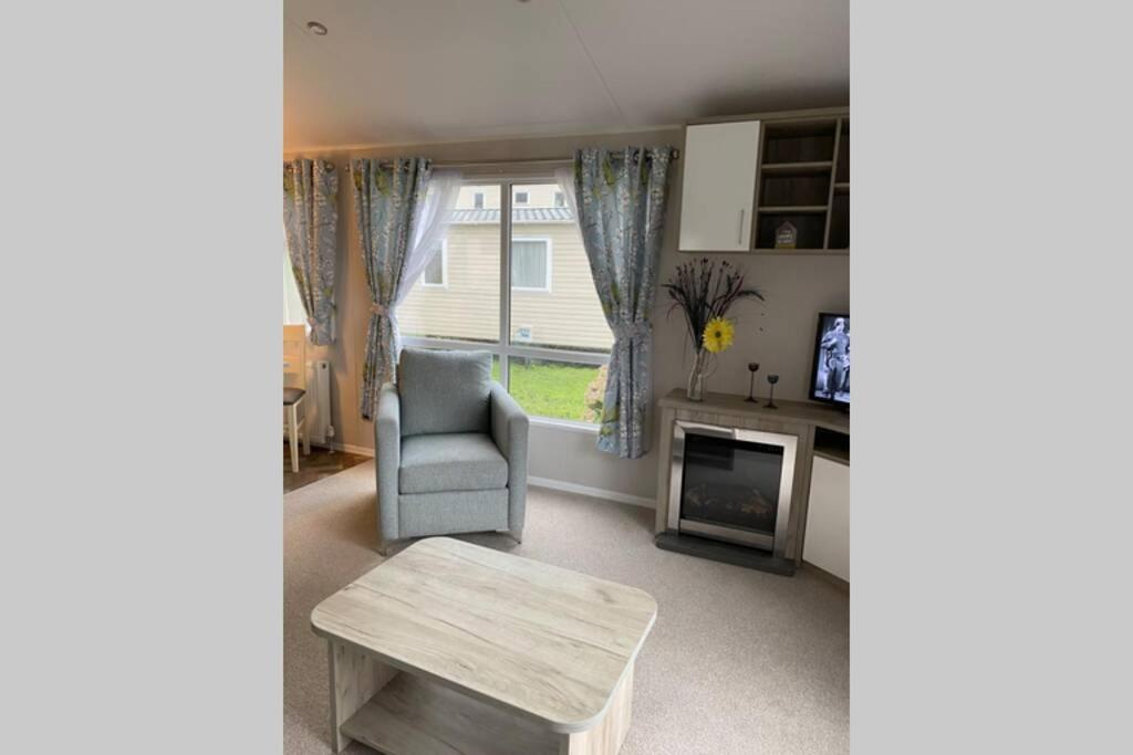 Glade Lodge- North Devon Coast, Bideford Bay Caravan Park Exterior foto
